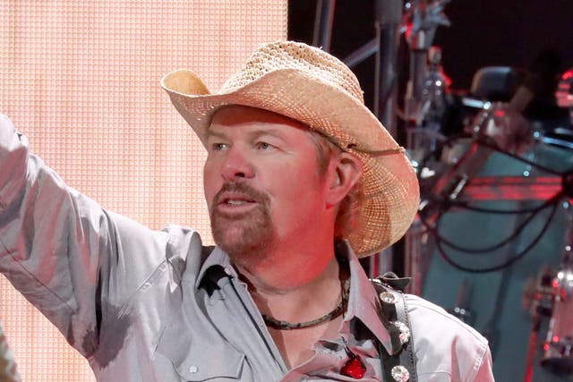 <p>Toby Keith provided an update on his stomach cancer diagnosis at last night’s People’s Choice Country Awards. </p>